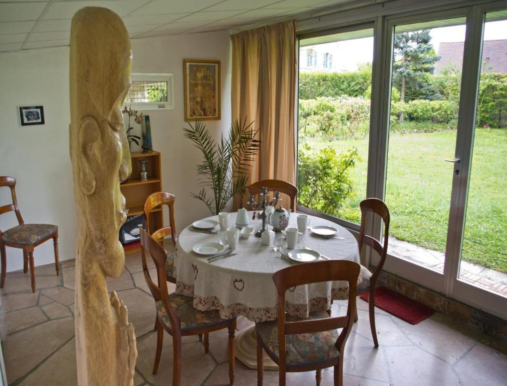 Le Grand Jardin Bed and Breakfast Beaune  Habitación foto